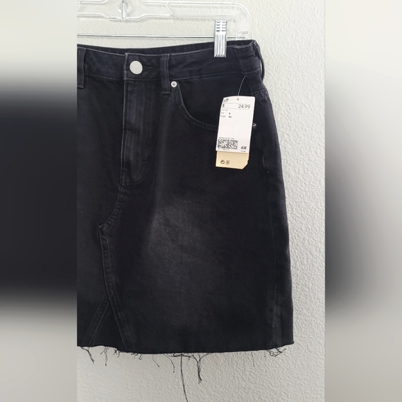 New Black Jean Skirt - Picture 2 of 4